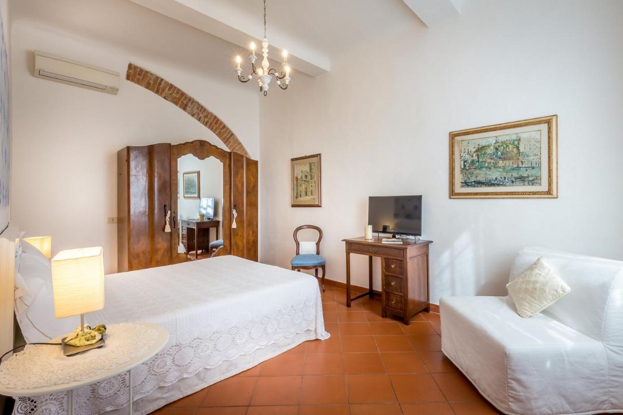 Classic Tuscany Apartments By Mmega Флоренція Екстер'єр фото